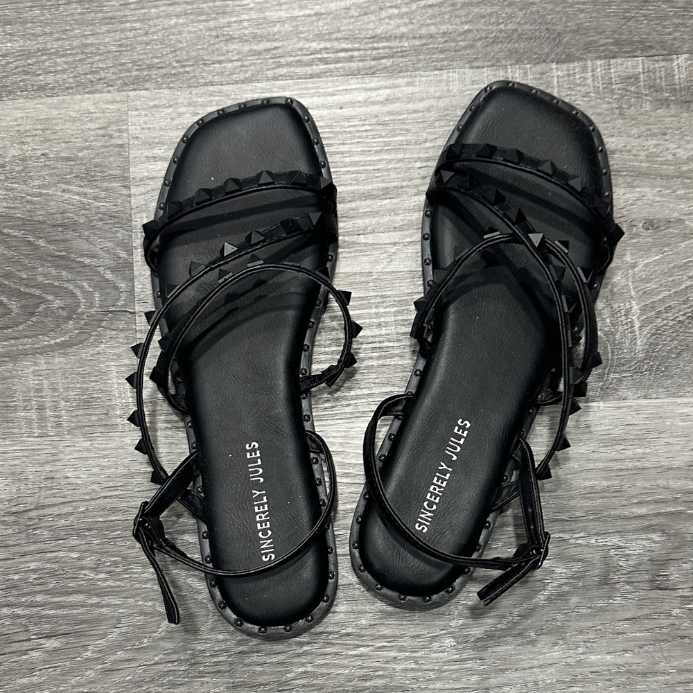 Sincerely Jules Black Strappy Sandals